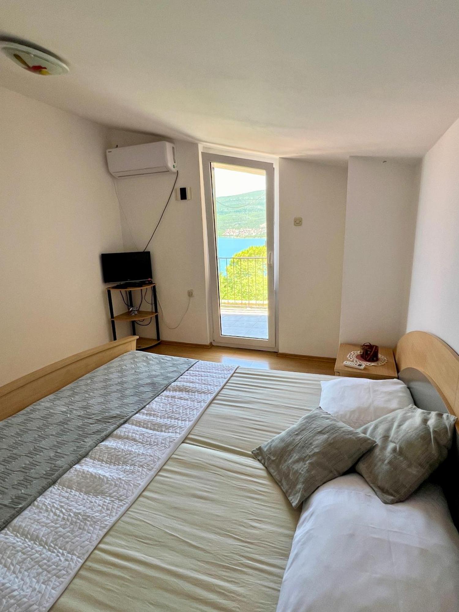 Apartmani Lidija Karin Donji Donji Karin Ngoại thất bức ảnh